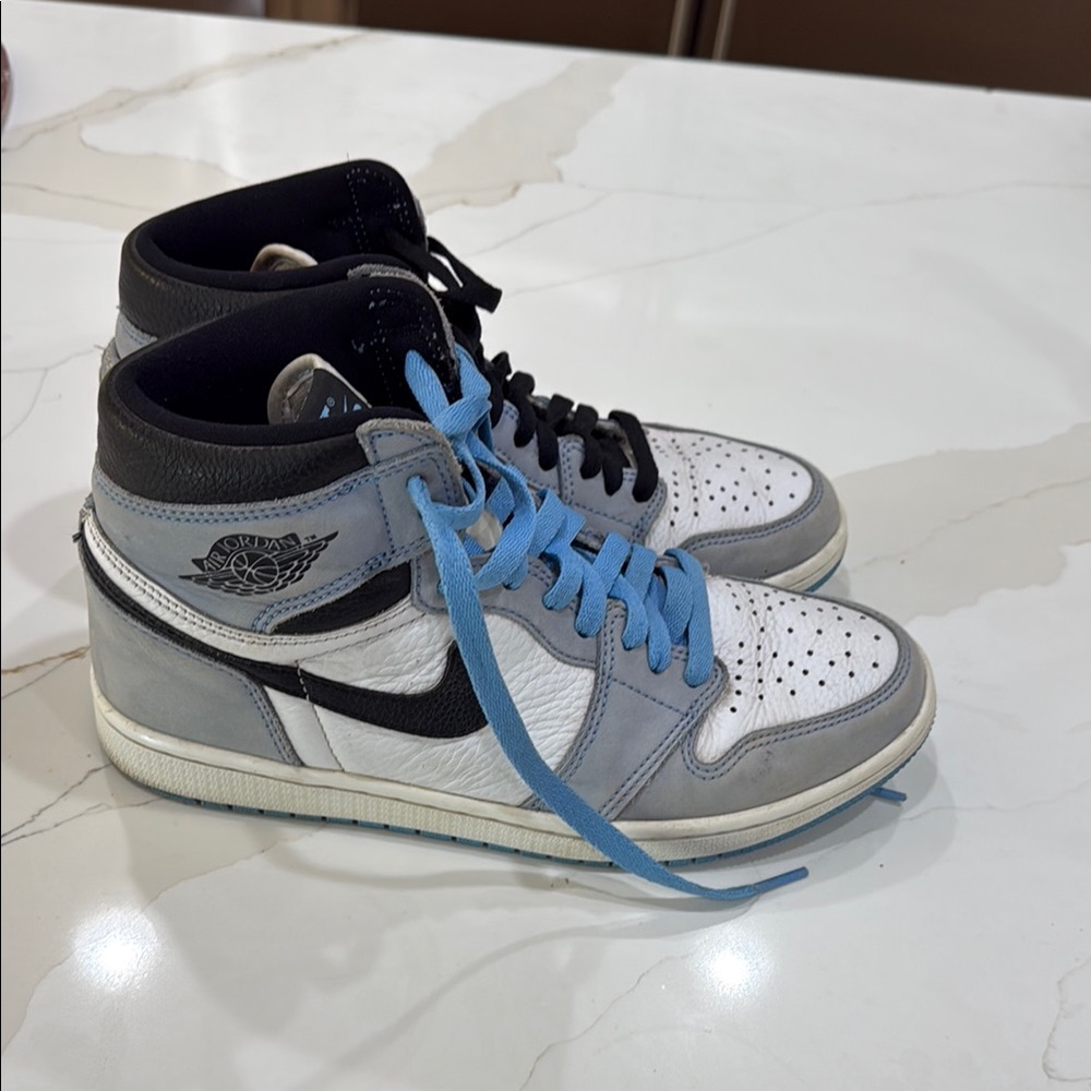 Nike Air Jordan 1 Retro High OG in University Blue, Size 8